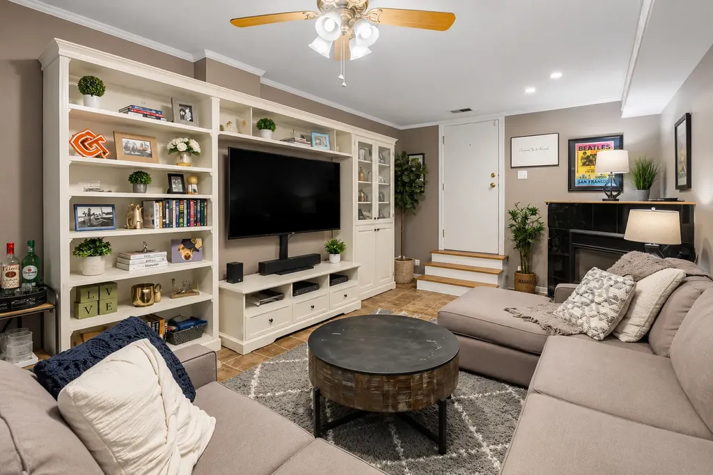 3124 West Cullom Avenue Chicago IL 60618