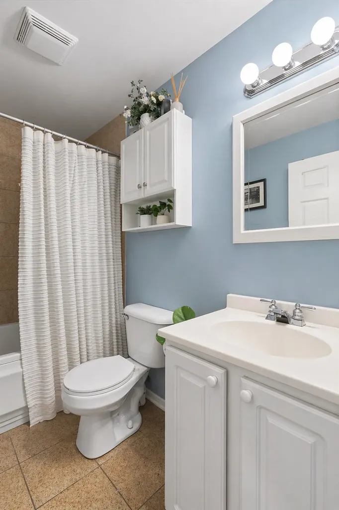 3124 West Cullom Avenue Chicago IL 60618