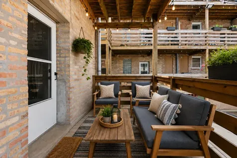 3124 West Cullom Avenue Chicago IL 60618