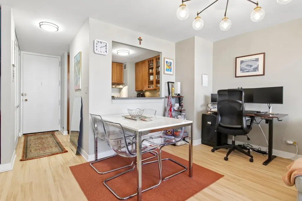 1636 North Wells Street Chicago IL 60614