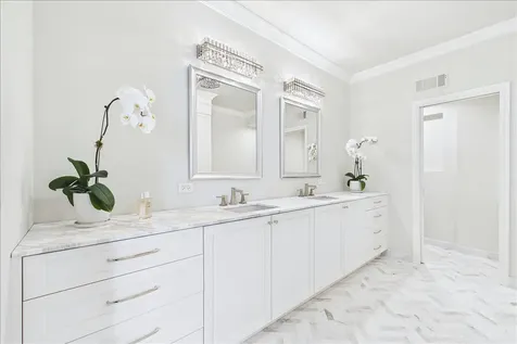 485 Oakwood Avenue Lake Forest IL 60045