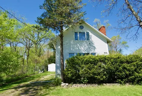902 North Lake Shore Drive Round Lake Beach IL 60073