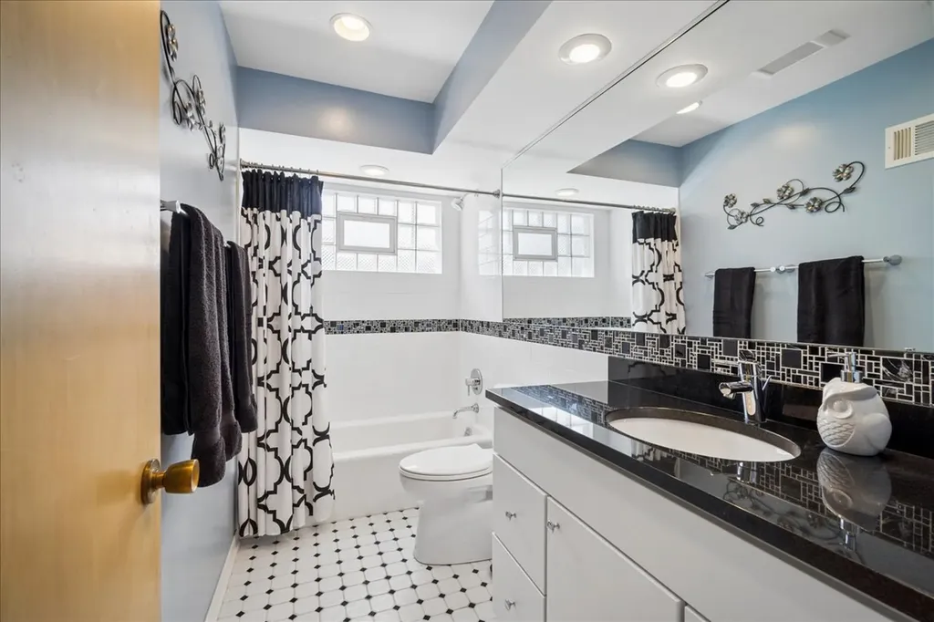323 Vine Street Wilmette IL 60091