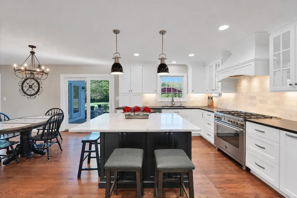 10545 Royal Porthcawl Drive Naperville IL 60564
