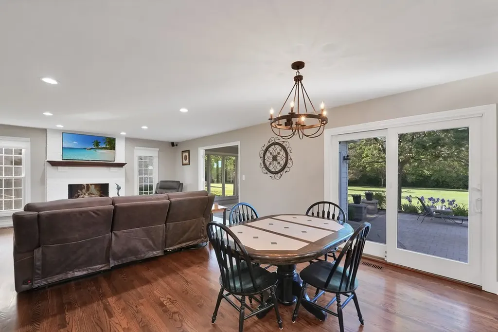 10545 Royal Porthcawl Drive Naperville IL 60564