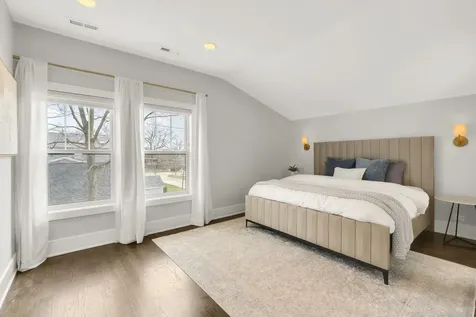 903 North Vail Avenue Arlington Heights IL 60004