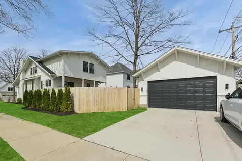903 North Vail Avenue Arlington Heights IL 60004