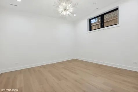 957 North Winchester Parkway Chicago IL 60622