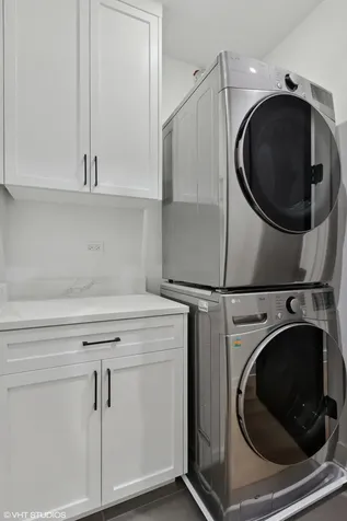 957 North Winchester Parkway Chicago IL 60622