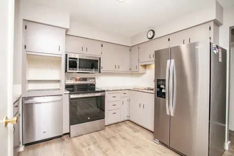 9 Riser Avenue Bloomington IL 61701