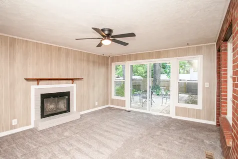 9 Riser Avenue Bloomington IL 61701