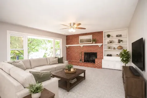 9 Riser Avenue Bloomington IL 61701