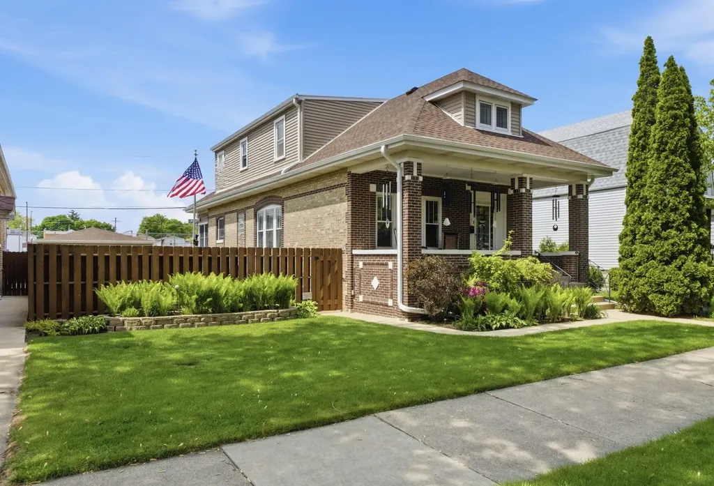 5320 North Lovejoy Avenue Chicago IL 60630
