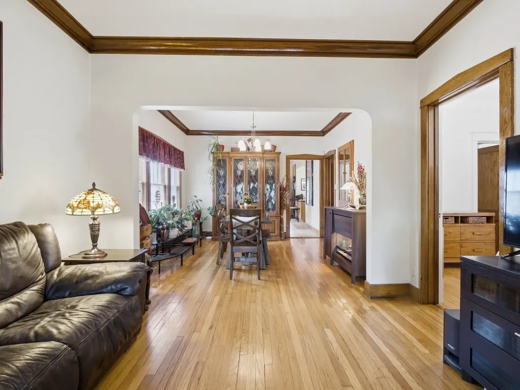 5320 North Lovejoy Avenue Chicago IL 60630