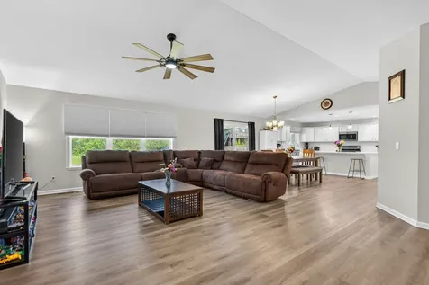 407 Sambor Trail Belvidere IL 61008