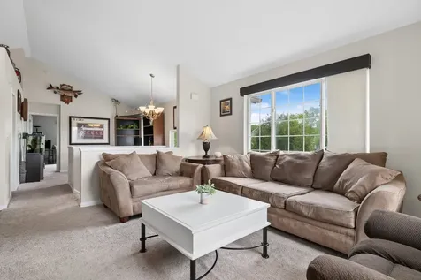 1466 New Haven Drive Cary IL 60013