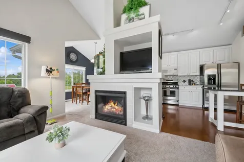 1466 New Haven Drive Cary IL 60013