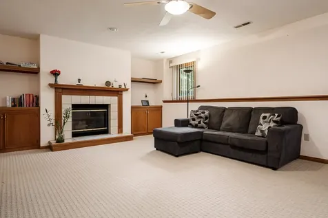 10966 China Berry Lane Machesney Park IL 61115