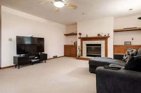 10966 China Berry Lane Machesney Park IL 61115