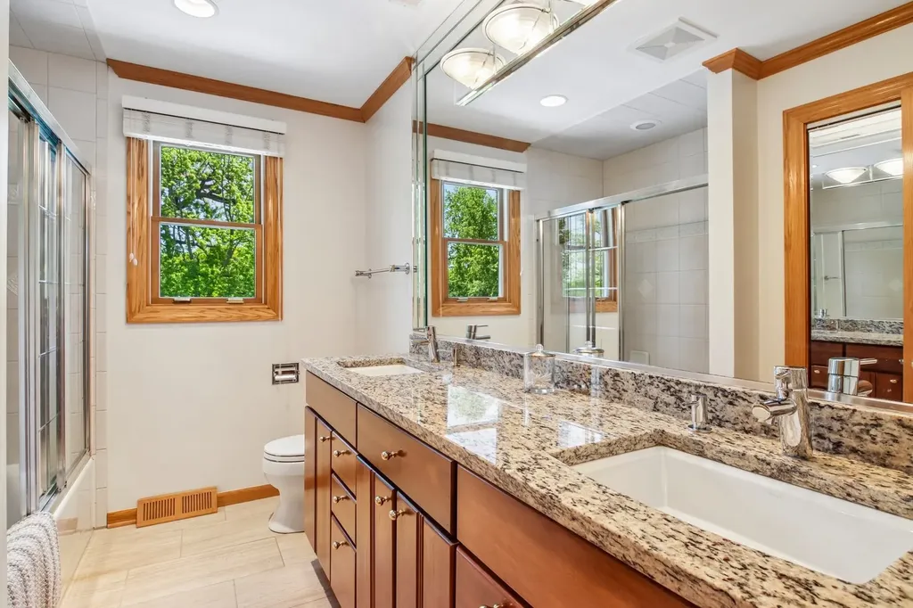 6N013 Acacia Lane Medinah IL 60157
