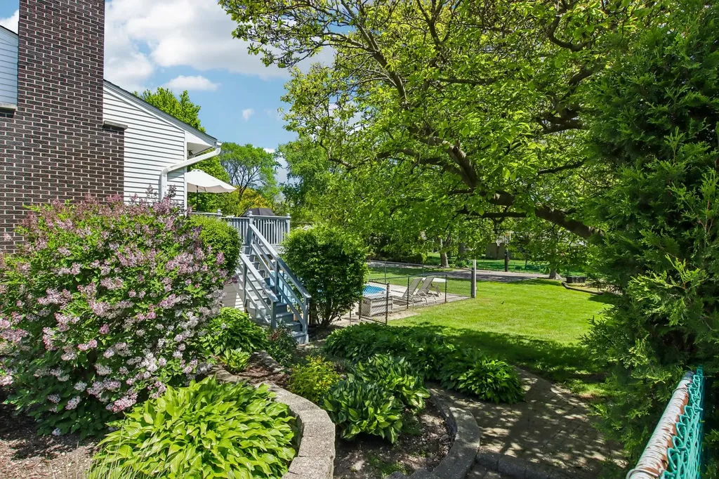 6N013 Acacia Lane Medinah IL 60157