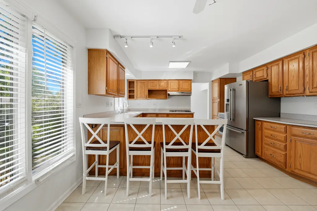 10S324 East Hampshire Lane Willowbrook IL 60527