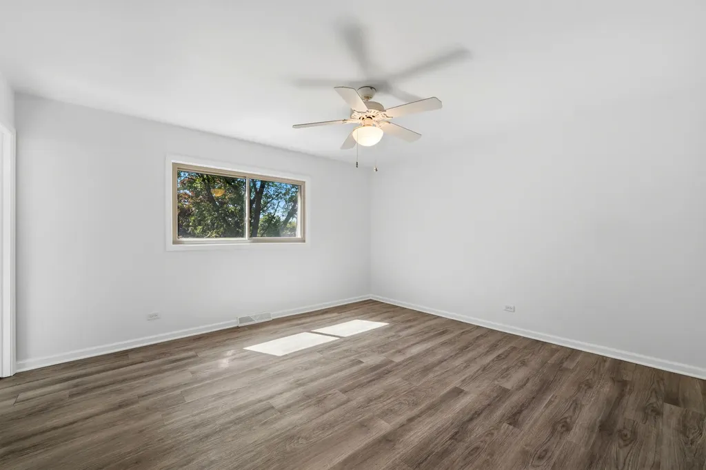 10S324 East Hampshire Lane Willowbrook IL 60527