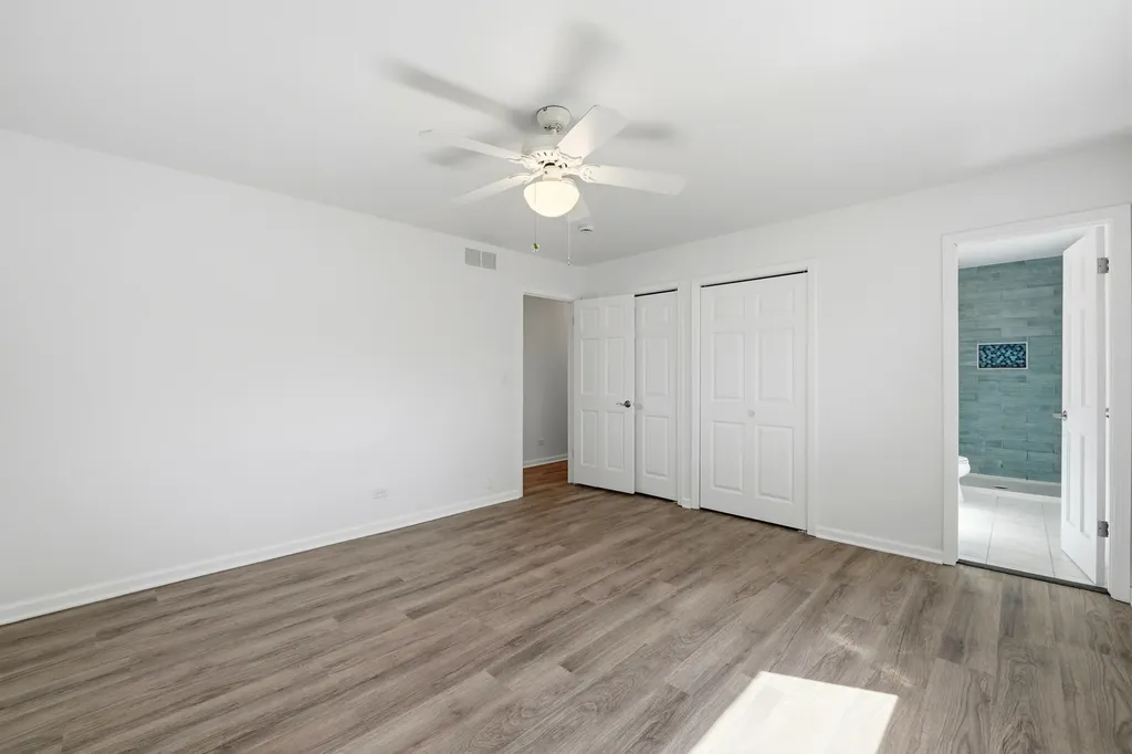 10S324 East Hampshire Lane Willowbrook IL 60527