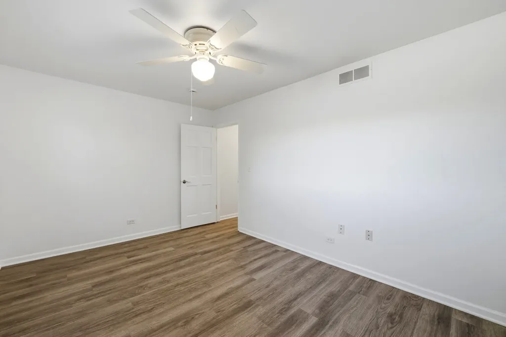 10S324 East Hampshire Lane Willowbrook IL 60527