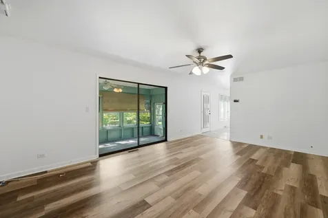 10S324 East Hampshire Lane Willowbrook IL 60527