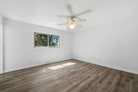 10S324 East Hampshire Lane Willowbrook IL 60527