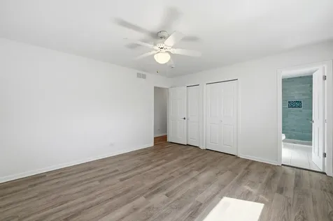 10S324 East Hampshire Lane Willowbrook IL 60527