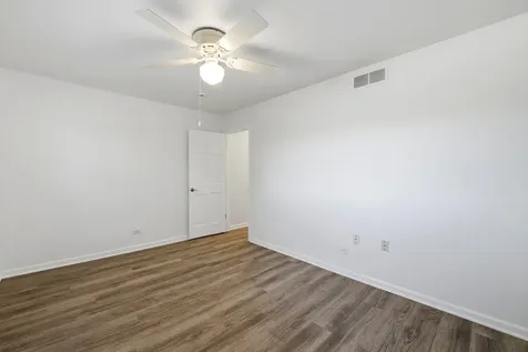 10S324 East Hampshire Lane Willowbrook IL 60527