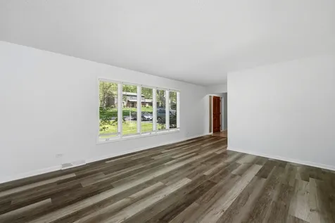 10S324 East Hampshire Lane Willowbrook IL 60527