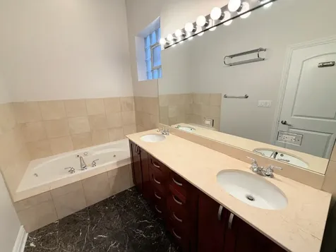 4962 North Milwaukee Avenue Chicago IL 60630