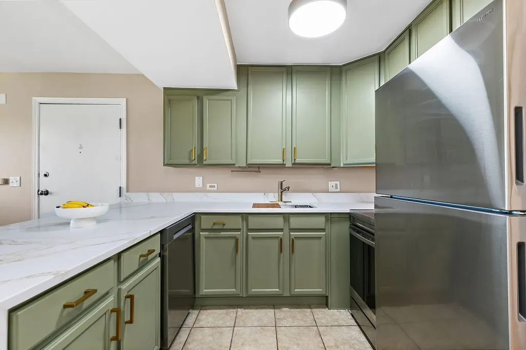 5803 Oakwood Drive Lisle IL 60532