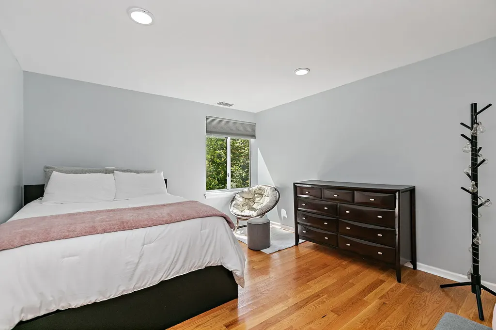 5803 Oakwood Drive Lisle IL 60532