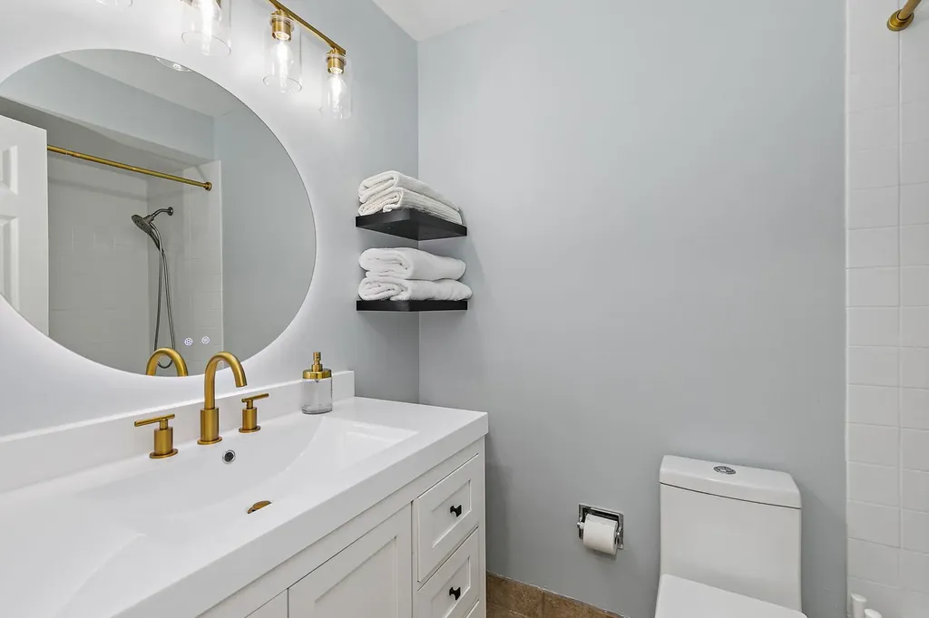 5803 Oakwood Drive Lisle IL 60532
