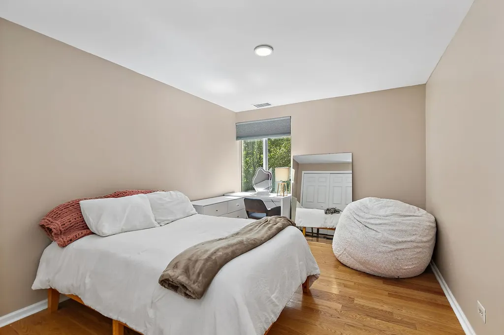 5803 Oakwood Drive Lisle IL 60532