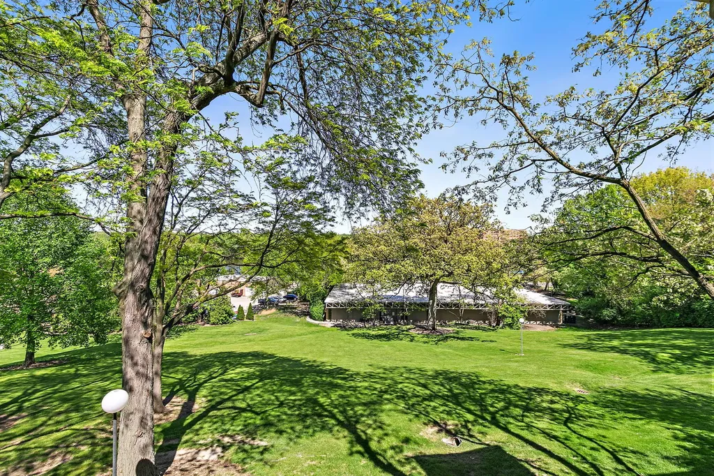 5803 Oakwood Drive Lisle IL 60532
