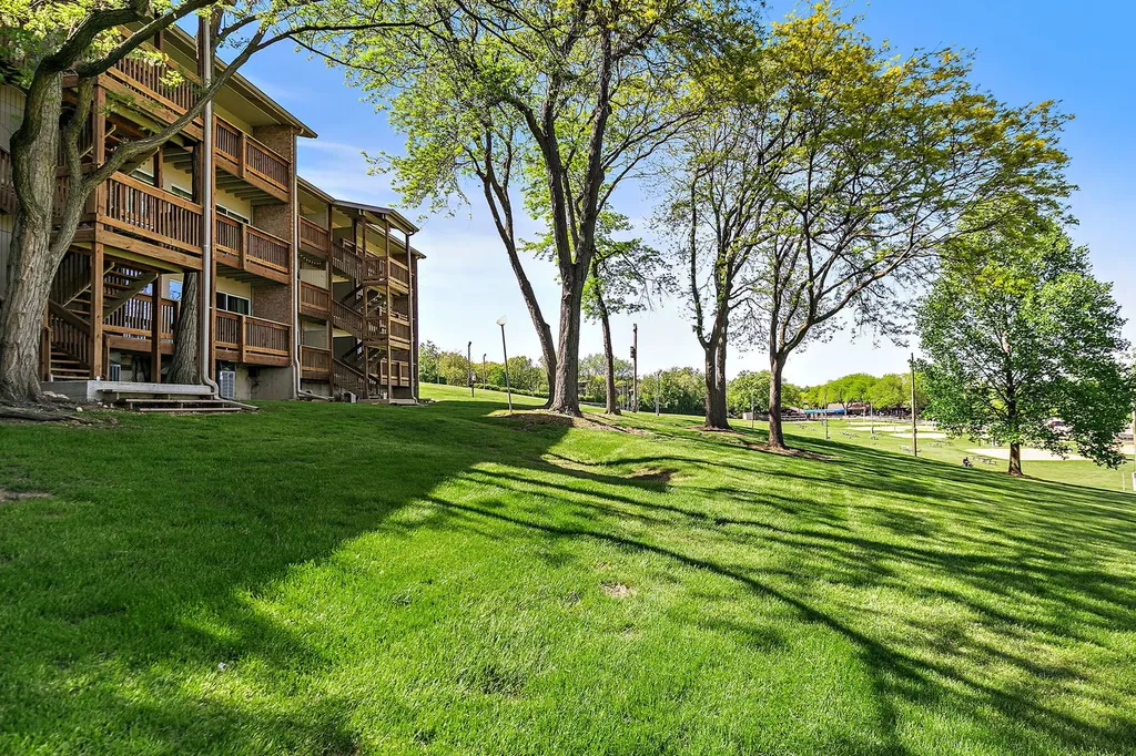 5803 Oakwood Drive Lisle IL 60532