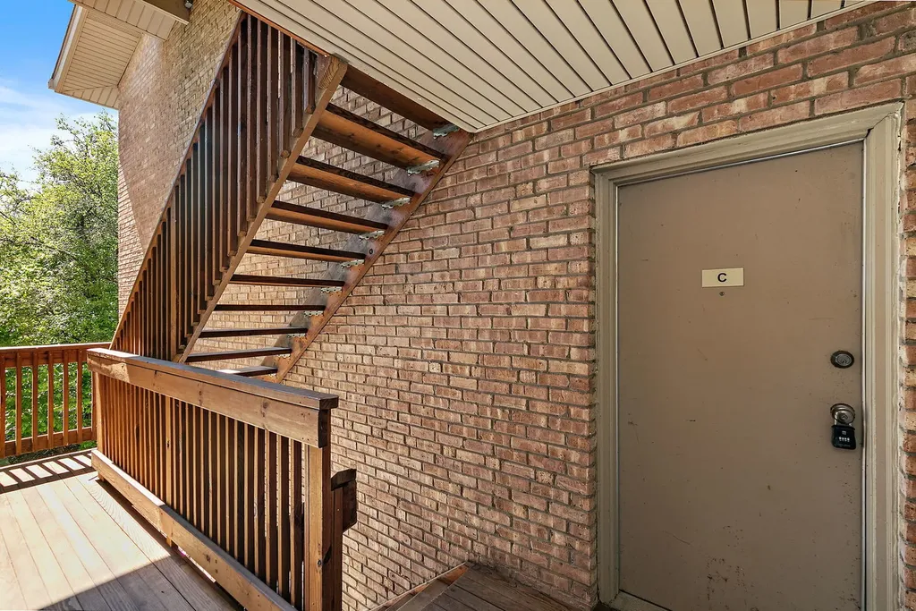 5803 Oakwood Drive Lisle IL 60532