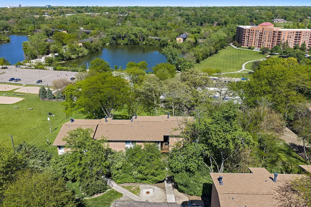 5803 Oakwood Drive Lisle IL 60532