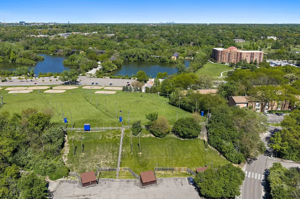 5803 Oakwood Drive Lisle IL 60532