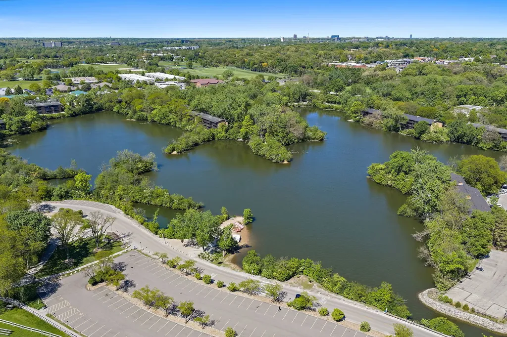 5803 Oakwood Drive Lisle IL 60532