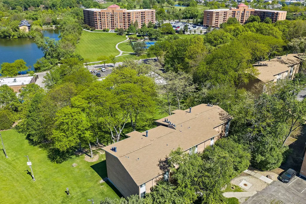 5803 Oakwood Drive Lisle IL 60532