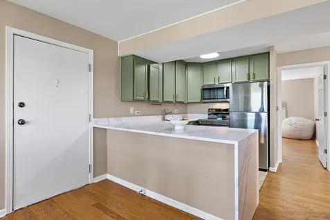 5803 Oakwood Drive Lisle IL 60532