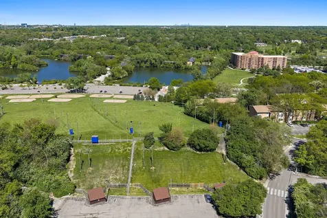 5803 Oakwood Drive Lisle IL 60532