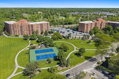 5803 Oakwood Drive Lisle IL 60532