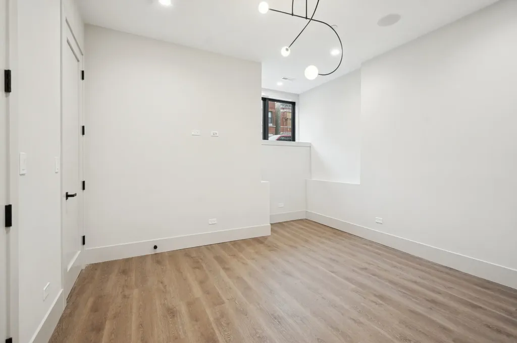 2434 West Superior Street Chicago IL 60612